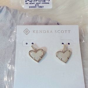 Kendra Scott ARI heart Earrings